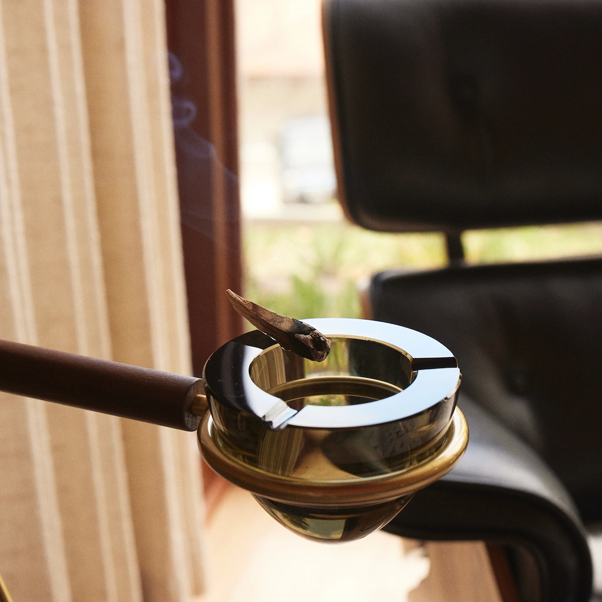 Standing Ashtray - Image 7